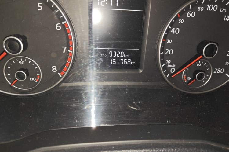 Used Volkswagen Passat 2011 1.8 TSI DSG Prestige Edition Odometer Close Up