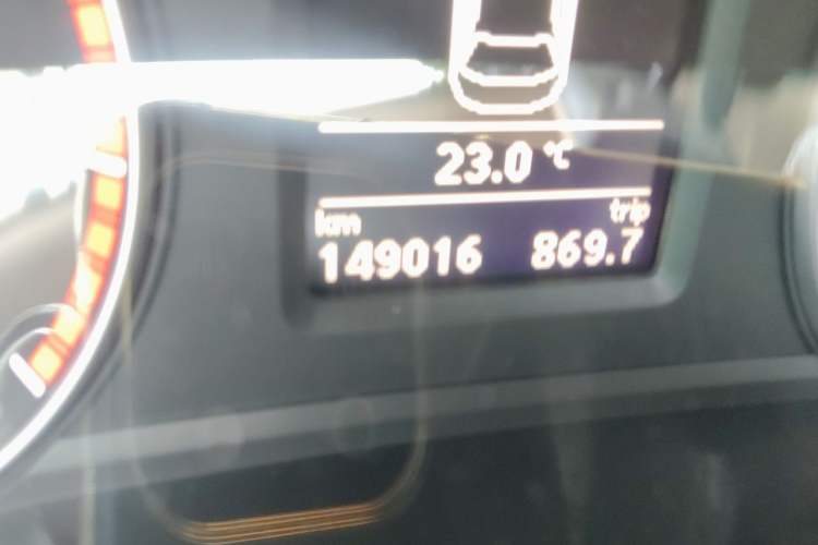 Used Volkswagen Passat 2011 1.8TSI DSG Prestige Edition Odometer Close Up