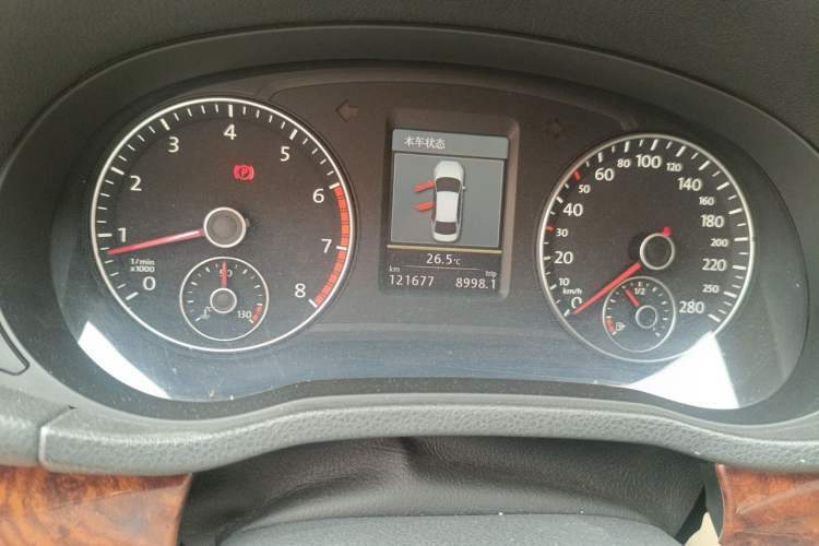 Used Volkswagen Passat 2011 1.8TSI Automatic Prestige Edition Odometer Close Up