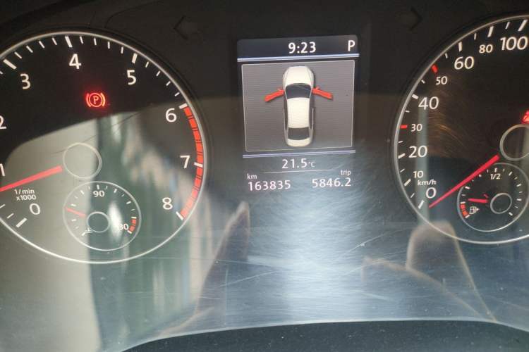 Used Volkswagen Passat 2011 2.0 TSI DSG Ultimate Edition Odometer Close Up