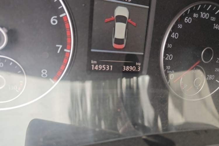 Used Volkswagen Passat 2011 2.0 TSI DSG Premium Edition Odometer Close Up