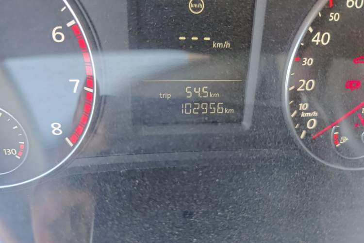 Used Volkswagen Passat 2011 1.8 TSI DSG Prestige Edition Odometer Close Up