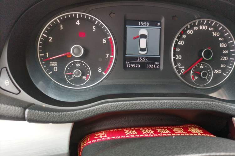 Used Volkswagen Passat 2011 1.8TSI DSG Prestige Edition Odometer Close Up