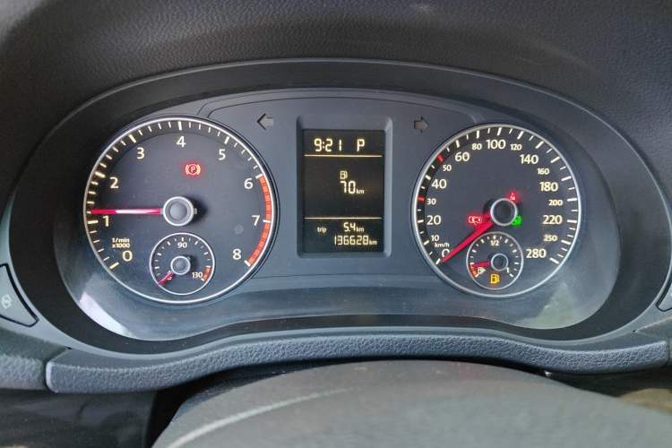 Used Volkswagen Passat 2011 1.8 TSI DSG Prestige Edition Odometer Close Up