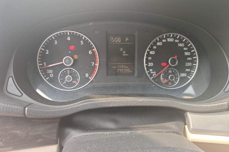 Used Volkswagen Passat 2011 1.8TSI Automatic Prestige Edition Odometer Close Up
