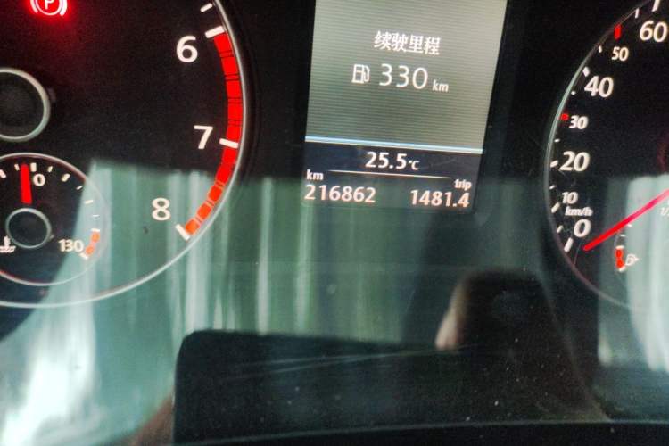 Used Volkswagen Passat 2011 2.0 TSI DSG Premium Edition Odometer Close Up