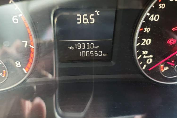 Used Volkswagen Passat 2011 1.8 TSI DSG Prestige Edition Odometer Close Up
