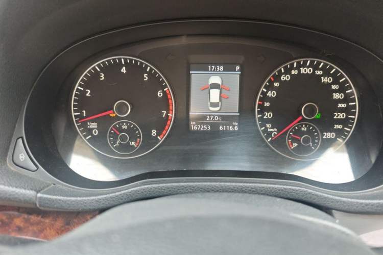 Used Volkswagen Passat 2011 1.8TSI DSG Prestige Edition Odometer Close Up