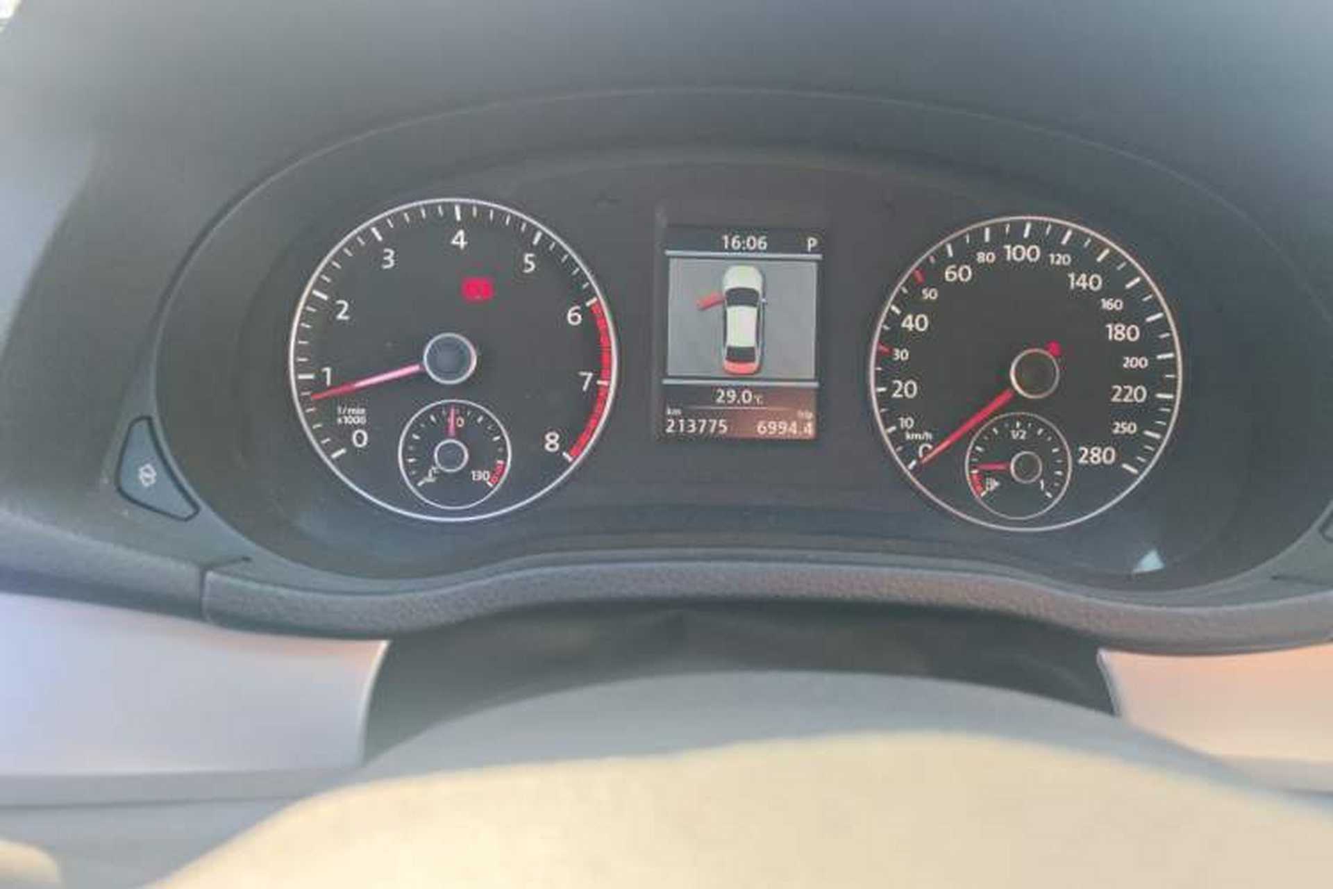 Used Volkswagen Passat 2011 2.0 TSI DSG Ultimate Edition Odometer Close Up