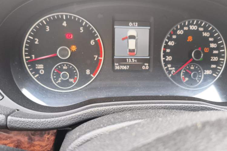 Used Volkswagen Passat 2011 3.0L V6 DSG Flagship Deluxe Edition Odometer Close Up