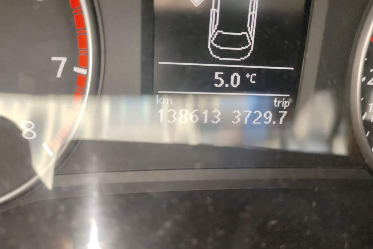 Used Volkswagen Passat 2011 2.0 TSI DSG Premium Edition Odometer Close Up