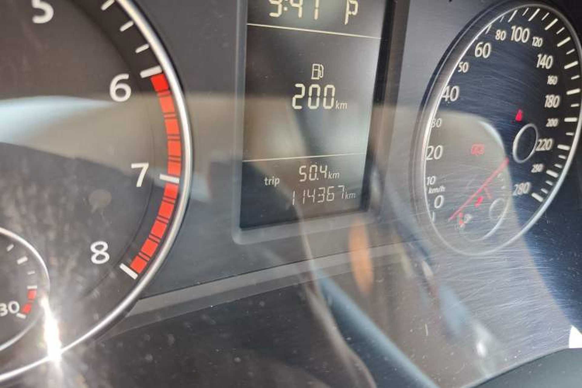 Used Volkswagen Passat 2011 1.4 TSI DSG Prestige Edition Odometer Close Up