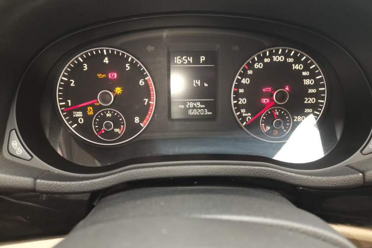 Used Volkswagen Passat 2011 1.8TSI Automatic Prestige Edition Odometer Close Up