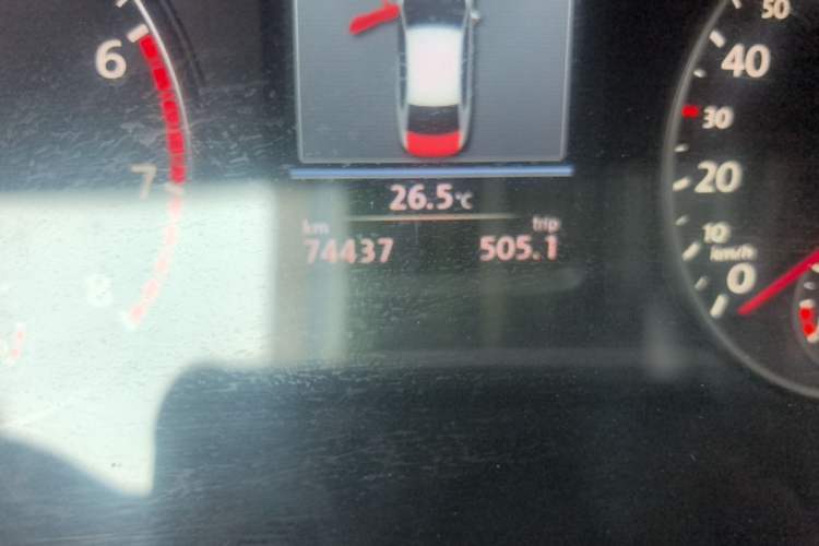 Used Volkswagen Passat 2011 1.8TSI DSG Prestige Edition Odometer Close Up