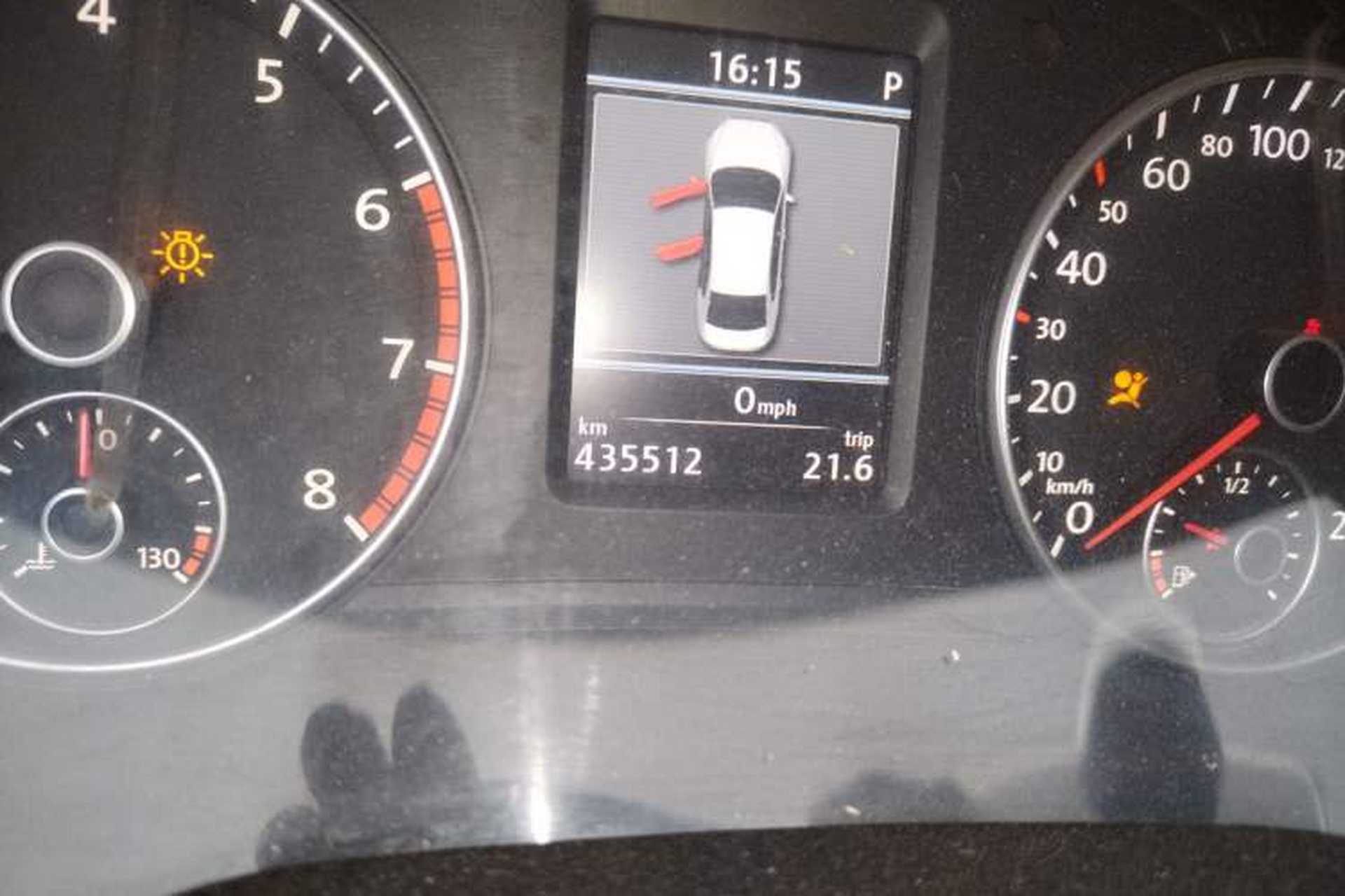Used Volkswagen Passat 2011 1.8TSI DSG Prestige Edition Odometer Close Up