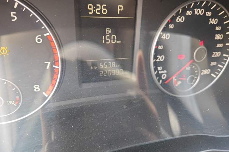 Used Volkswagen Passat 2011 1.8 TSI DSG Prestige Edition Odometer Close Up