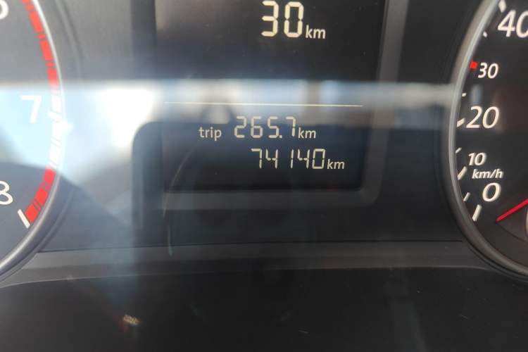 Used Volkswagen Passat 2011 1.8 TSI DSG Prestige Edition Odometer Close Up