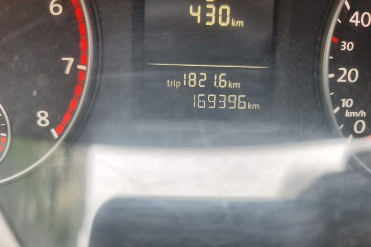 Used Volkswagen Passat 2011 1.8TSI Automatic Prestige Edition Odometer Close Up