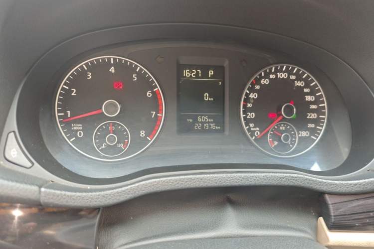Used Volkswagen Passat 2011 1.8 TSI DSG Prestige Edition Odometer Close Up