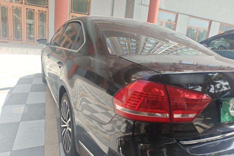 Used Volkswagen Passat 2011 3.0L V6 DSG Flagship Edition Rear Left 45 Deg