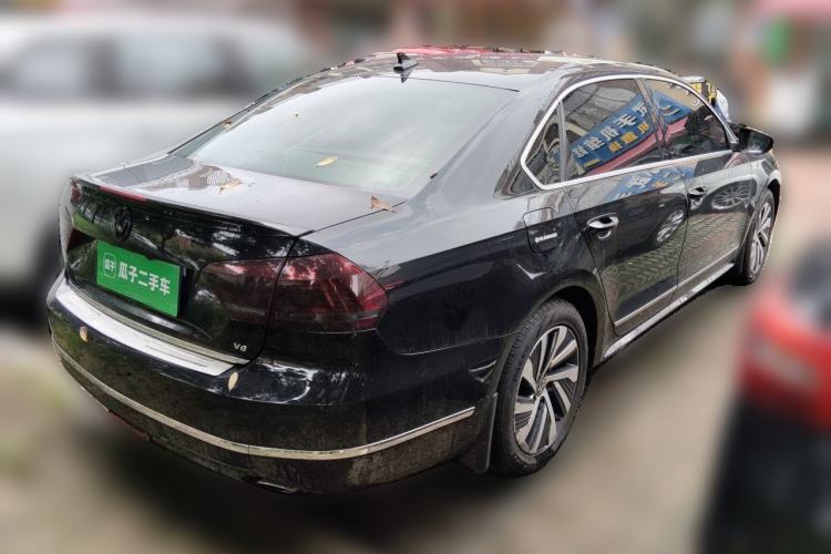 Used Volkswagen Passat 2011 3.0L V6 DSG Flagship Edition Rear Right 45 Deg