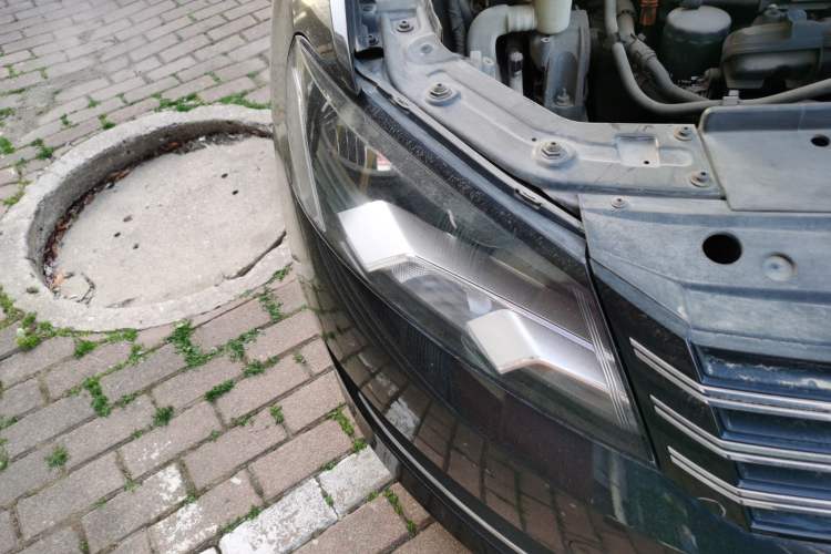 Used Volkswagen Passat 2011 1.8 TSI DSG Prestige Edition Right Front Headlight