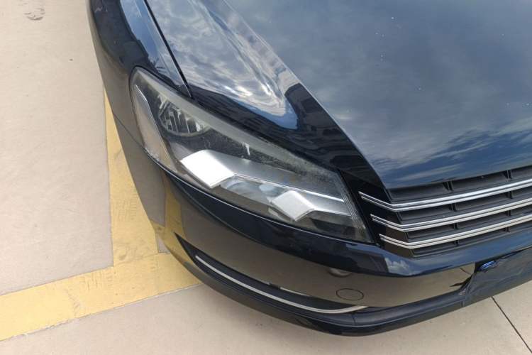 Used Volkswagen Passat 2011 1.8TSI Automatic Prestige Edition Right Front Headlight