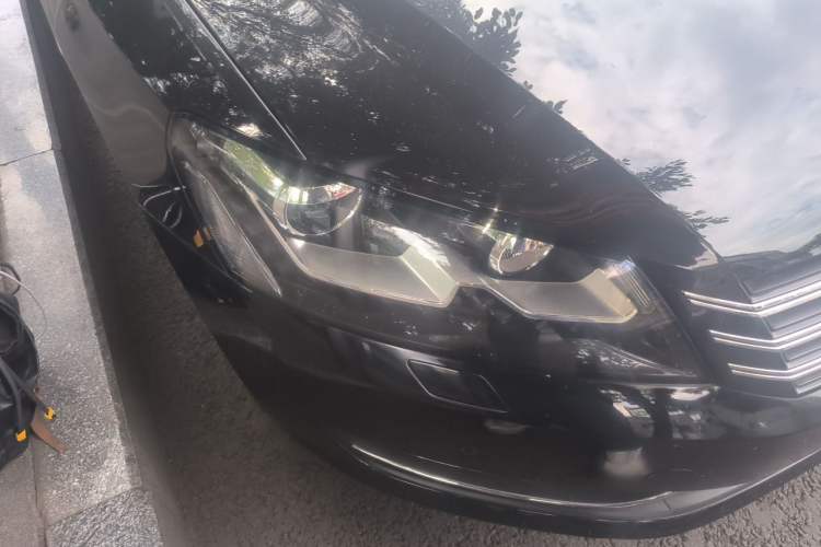 Used Volkswagen Passat 2011 1.8TSI DSG Prestige Edition Right Front Headlight