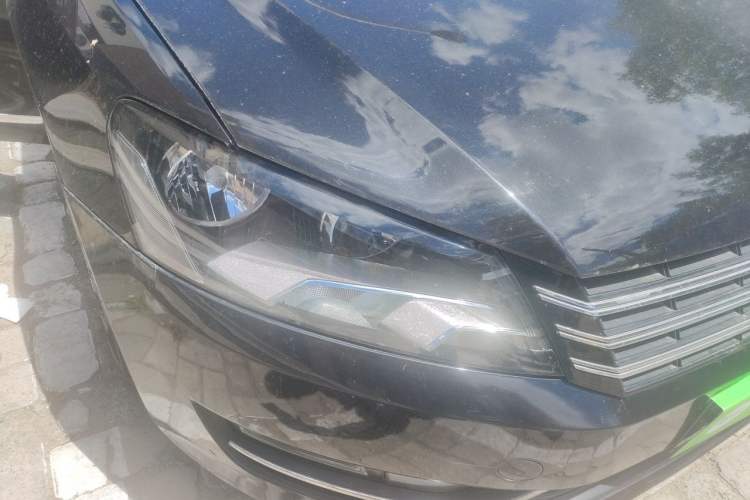 Used Volkswagen Passat 2011 1.8TSI Automatic Prestige Edition Right Front Headlight