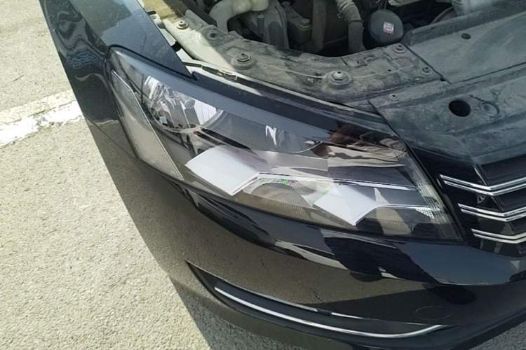 Used Volkswagen Passat 2011 1.4 TSI Manual Luxury Edition Right Front Headlight