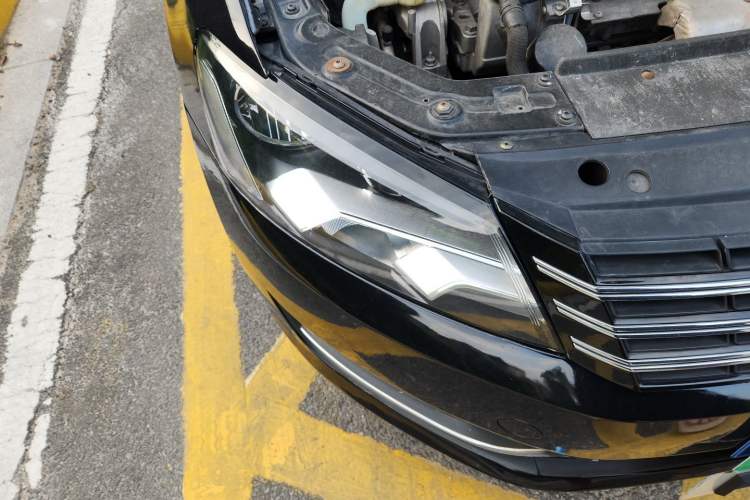 Used Volkswagen Passat 2011 1.4 TSI DSG Prestige Edition Right Front Headlight