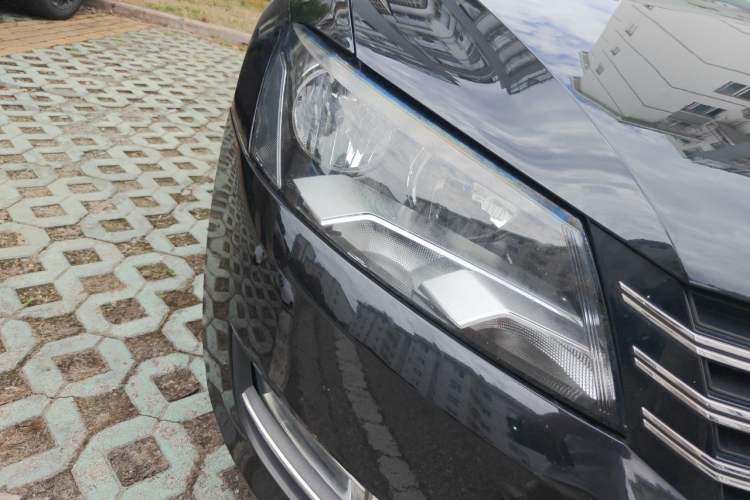 Used Volkswagen Passat 2011 1.4 TSI DSG Prestige Edition Right Front Headlight