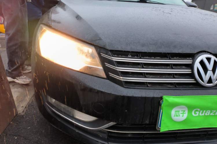 Used Volkswagen Passat 2011 1.8 TSI DSG Prestige Edition Right Front Headlight