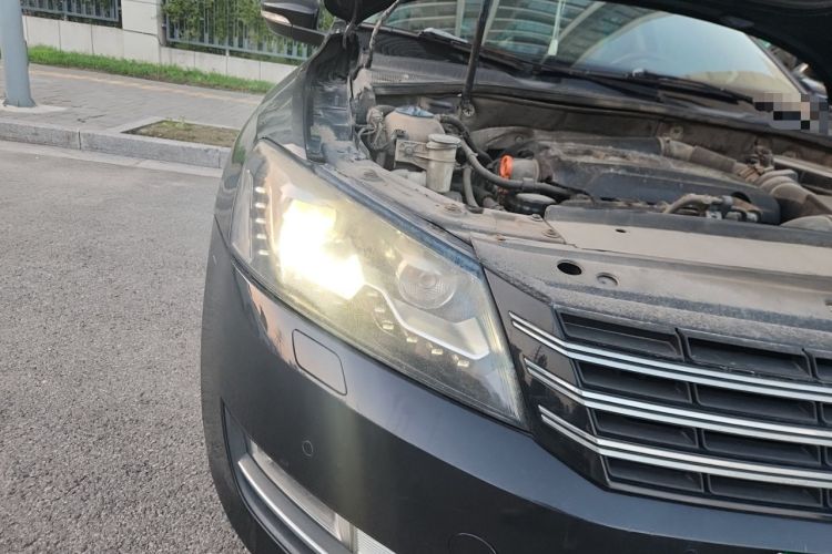Used Volkswagen Passat 2011 2.0 TSI DSG Ultimate Edition Right Front Headlight