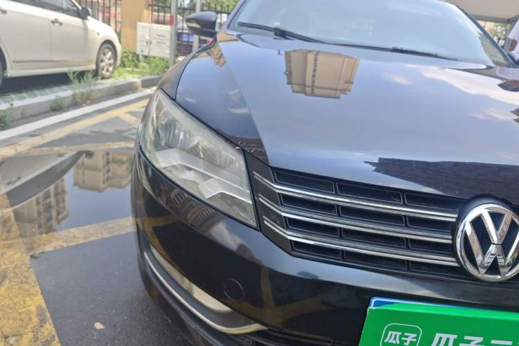 Used Volkswagen Passat 2011 1.8TSI Automatic Prestige Edition Right Front Headlight