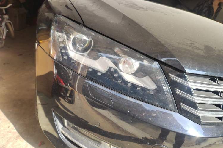 Used Volkswagen Passat 2011 2.0 TSI DSG Ultimate Edition Right Front Headlight