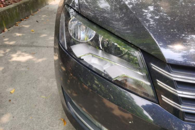 Used Volkswagen Passat 2011 1.8TSI Automatic Prestige Edition Right Front Headlight