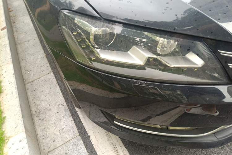 Used Volkswagen Passat 2011 1.8 TSI DSG Ultimate Edition Right Front Headlight