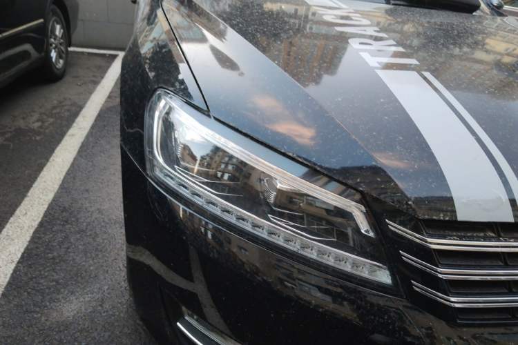 Used Volkswagen Passat 2011 1.8TSI Automatic Prestige Edition Right Front Headlight