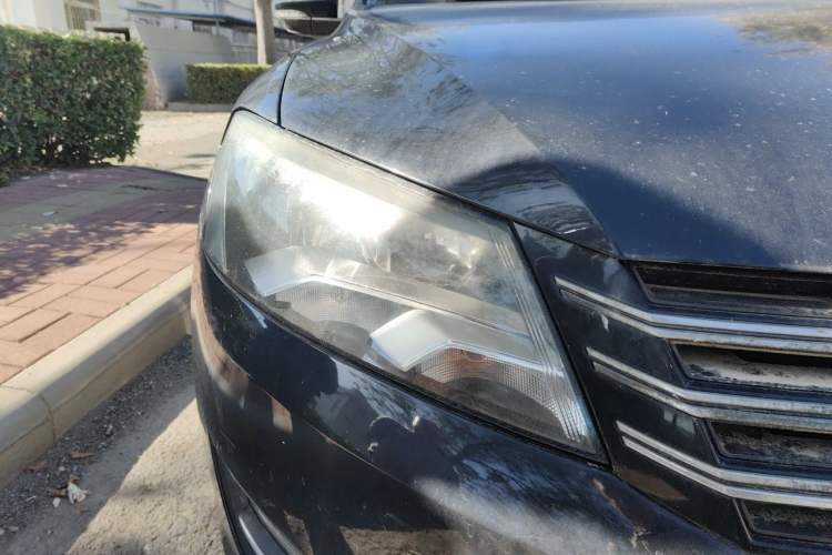 Used Volkswagen Passat 2011 1.4 TSI Manual Luxury Edition Right Front Headlight