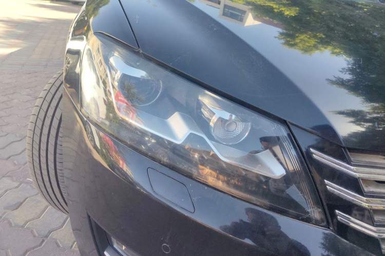 Used Volkswagen Passat 2011 1.8TSI DSG Prestige Edition Right Front Headlight