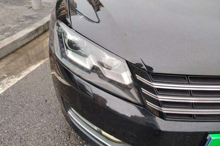Used Volkswagen Passat 2011 1.8TSI DSG Prestige Edition Right Front Headlight