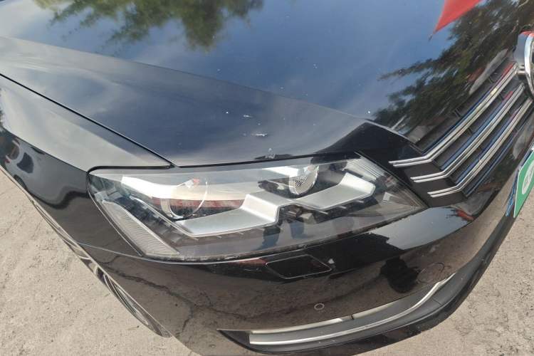 Used Volkswagen Passat 2011 3.0L V6 DSG Flagship Deluxe Edition Right Front Headlight