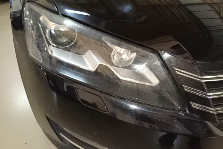 Used Volkswagen Passat 2011 2.0 TSI DSG Premium Edition Right Front Headlight