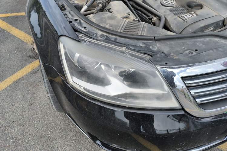 Used Volkswagen Passat 2011 1.8T Automatic Luxury Model Right Front Headlight