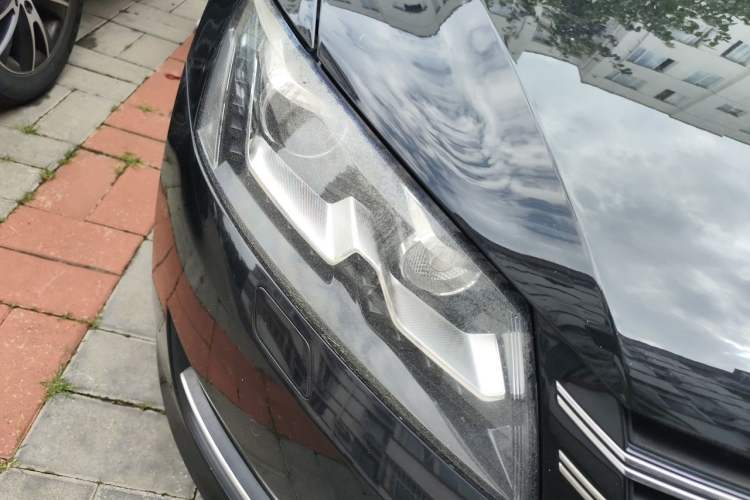 Used Volkswagen Passat 2011 2.0 TSI DSG Premium Edition Right Front Headlight