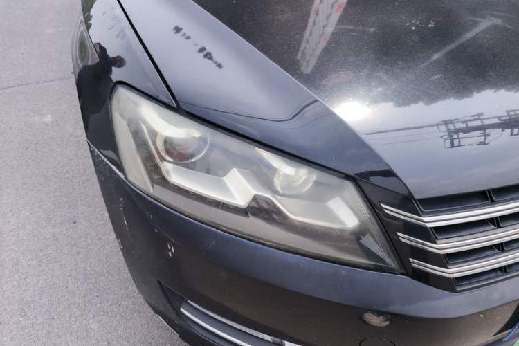 Used Volkswagen Passat 2011 1.8TSI Automatic Prestige Edition Right Front Headlight