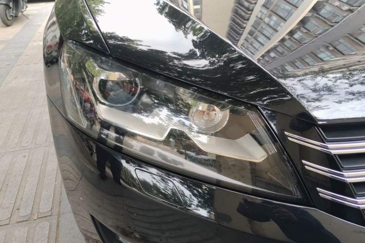 Used Volkswagen Passat 2011 1.8TSI DSG Prestige Edition Right Front Headlight