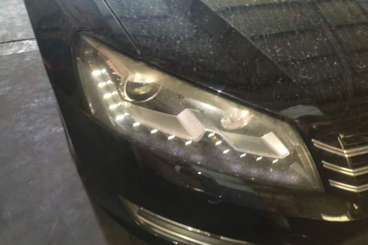 Used Volkswagen Passat 2011 1.8TSI DSG Prestige Edition Right Front Headlight