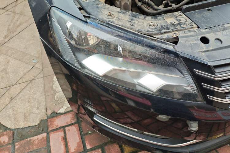 Used Volkswagen Passat 2011 1.8TSI Automatic Prestige Edition Right Front Headlight